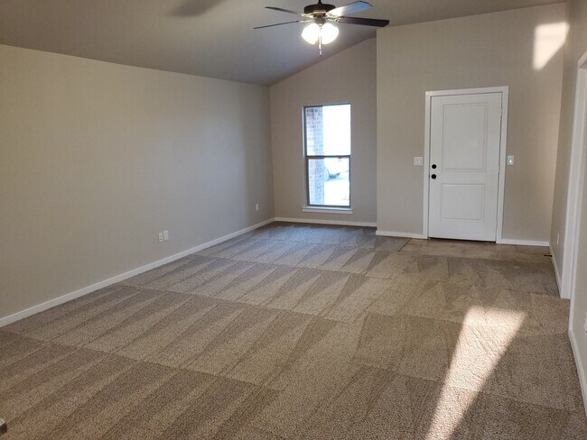 Building Photo - 9319 Ratliff Ridge Ave