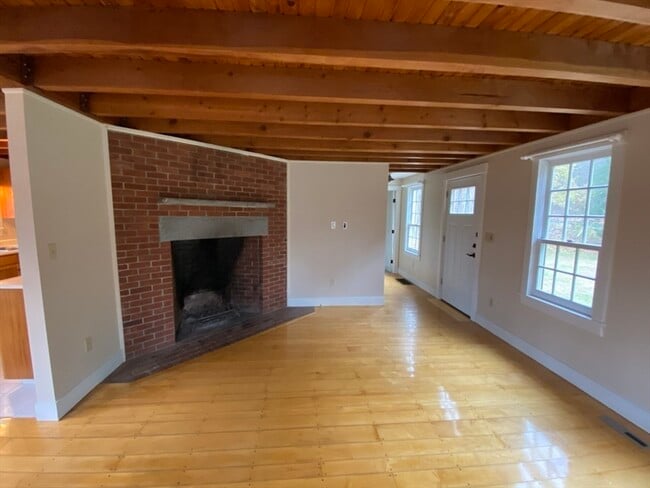 Building Photo - 55 Montague Rd