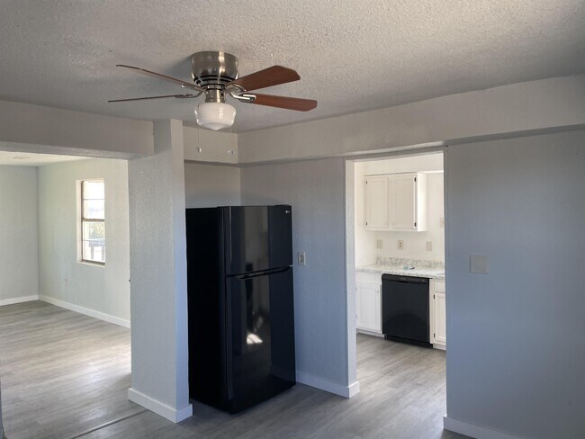 Building Photo - 824 Nob Hill Rd