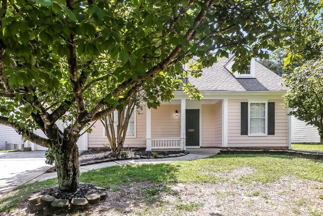 Building Photo - 1225 Larkspur Dr