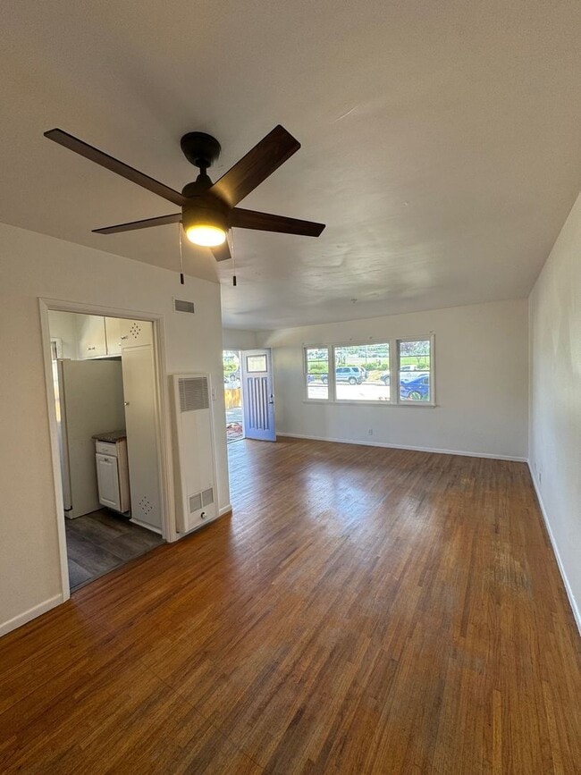 Building Photo - Duplex for rent in Ventura