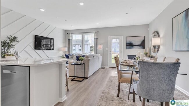 Building Photo - 1253 Susan Cir