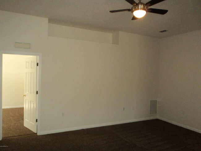 Building Photo - 8126 Hilsdale Rd