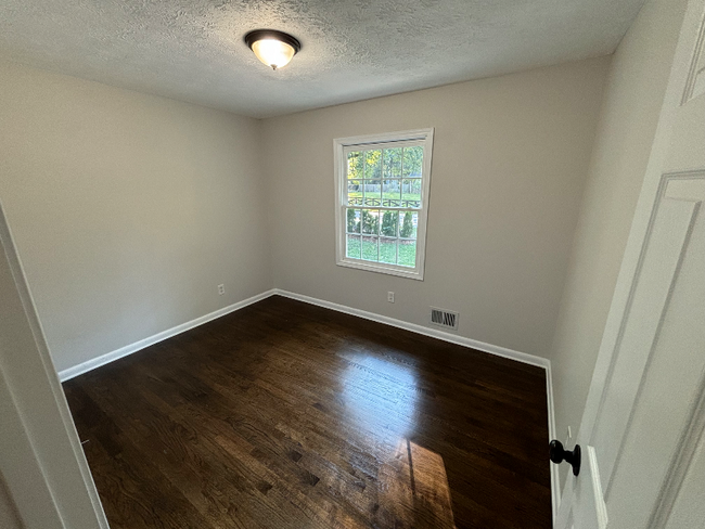 Building Photo - 5222 Scofield Rd