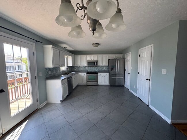 Building Photo - Townhome at Wellington in Wyndhurst Neighb...