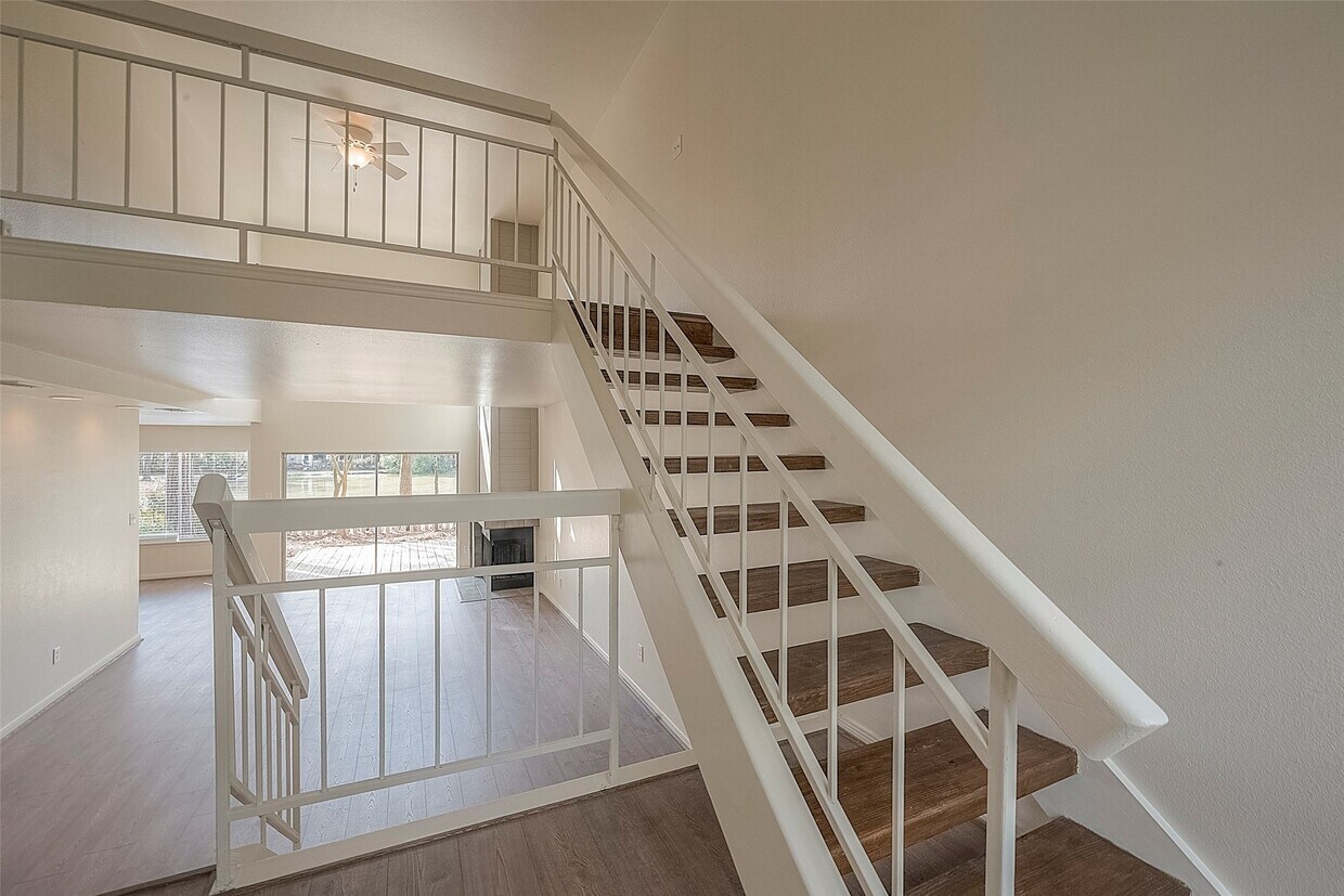 Foto del edificio - 13 Lakeridge Dr