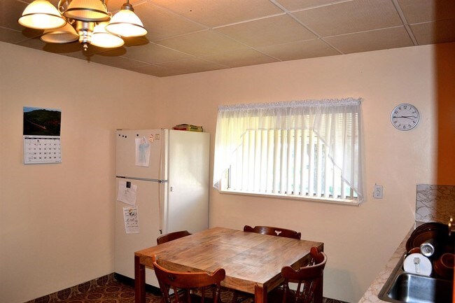 Foto del edificio - 2952 S 4700 W