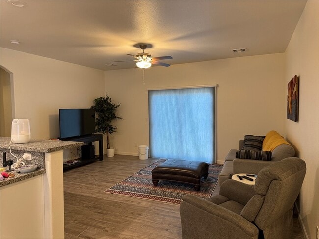 Foto del edificio - 6064 Greenhorn Dr