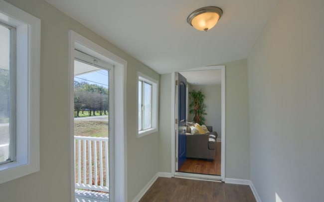 Foto del edificio - "Charming 3-Bedroom Home on Wilmington Hig...