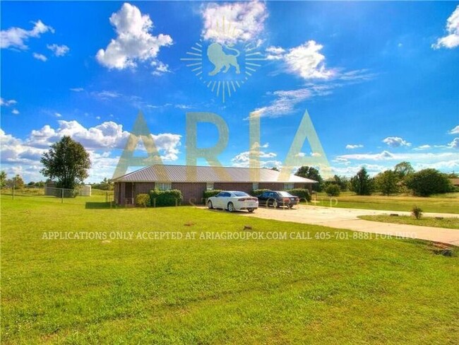 Building Photo - 2 Bed/1 Bath Duplex in Bridge Creek - AVAI...