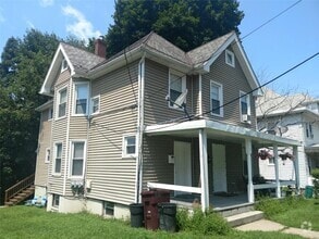 Building Photo - 370 Dyckman St
