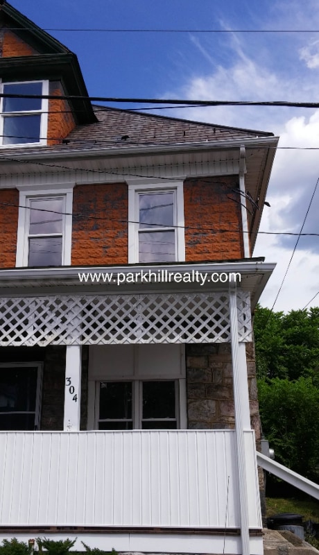 Building Photo - 304 N Heller Ave