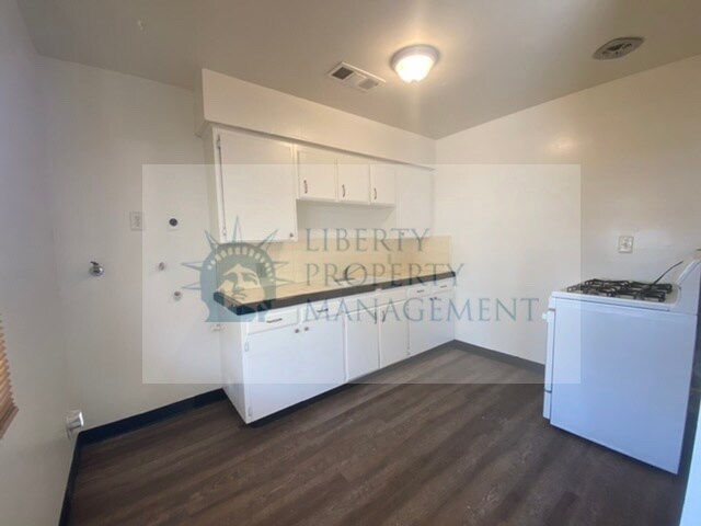 Building Photo - 6 E Stanislaus St