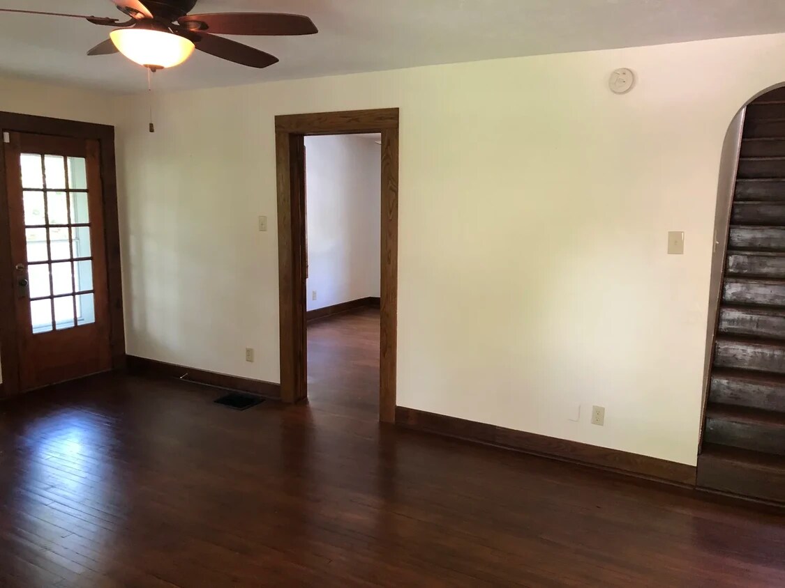 Foto del edificio - 1623 E 1st St