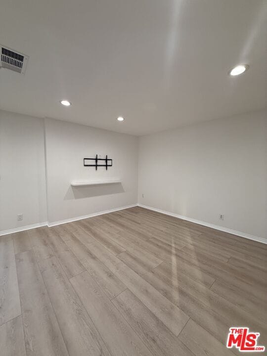 Building Photo - 10745 Saticoy St