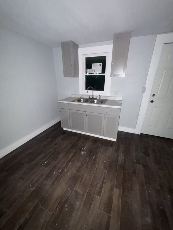 Foto principal - 1749 St Louis Ave