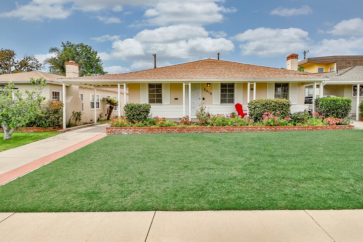 Foto principal - 8419 Vicksburg Ave