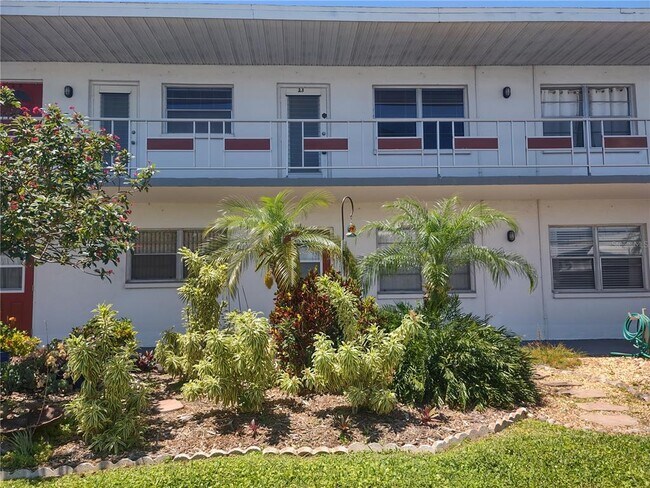 Foto del edificio - 5850 18th St N