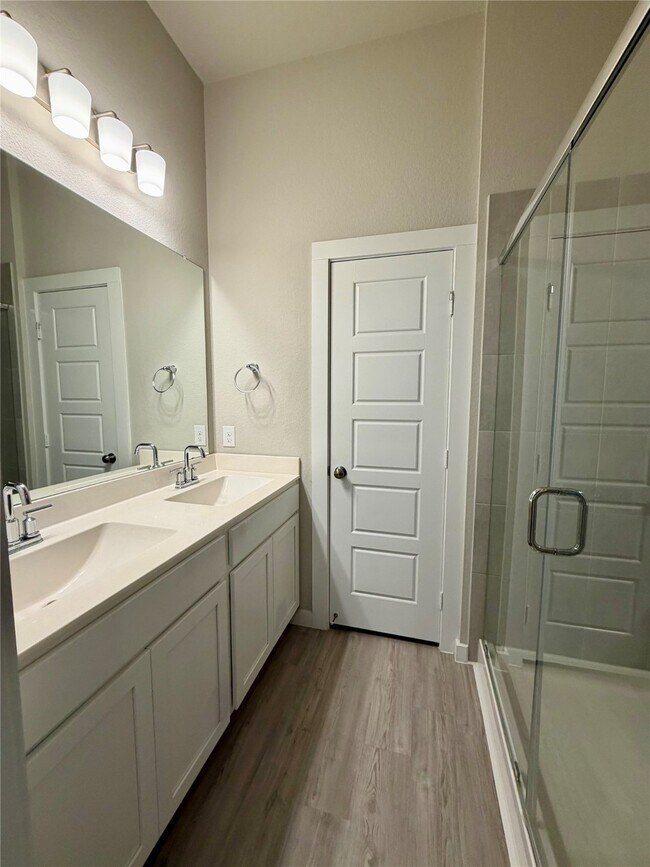 Building Photo - 3422 Trl Vw Dr