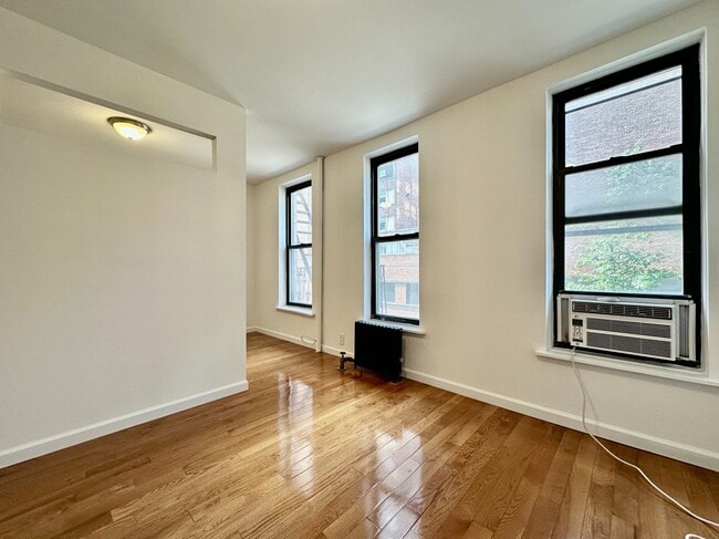 Building Photo - 401 E 68th St