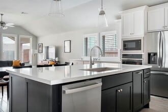 Building Photo - 30142 Gold Finch Pl
