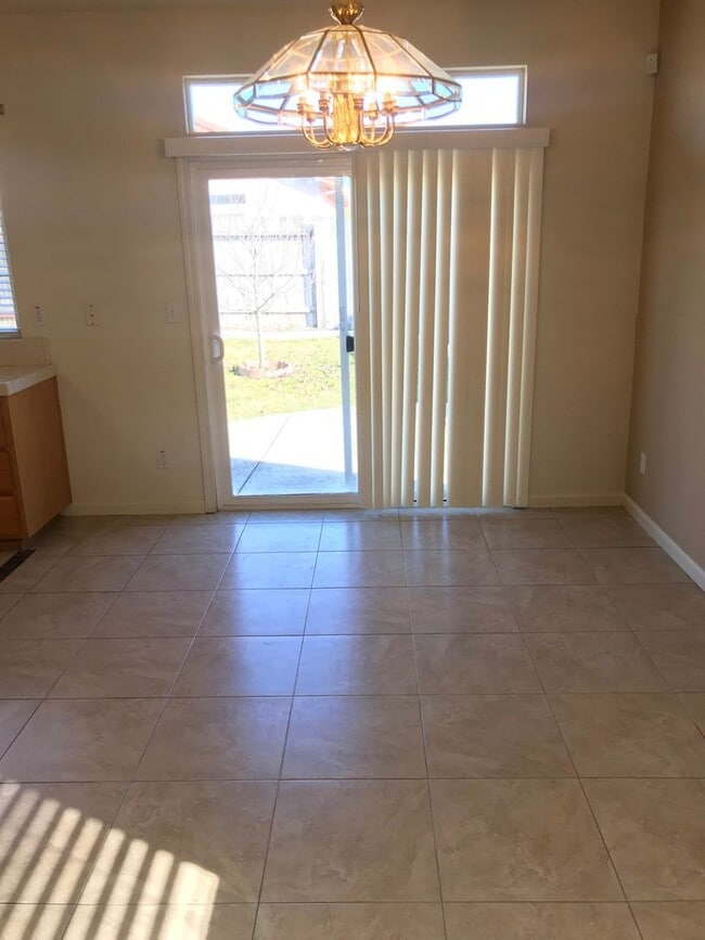 Foto del edificio - Updated 3bed/2bath home in Churchhill Downs