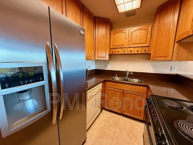 Foto del edificio - 2555 Clear Acre Ln