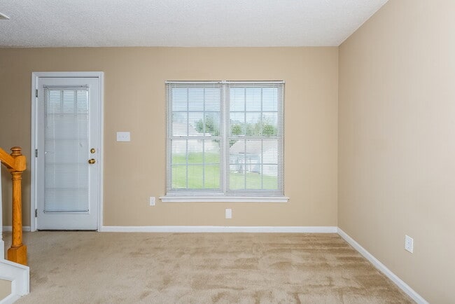 Building Photo - 2703 Cloven Pl