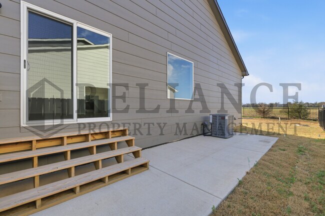 Foto del edificio - 5259 N Pinecrest Ct