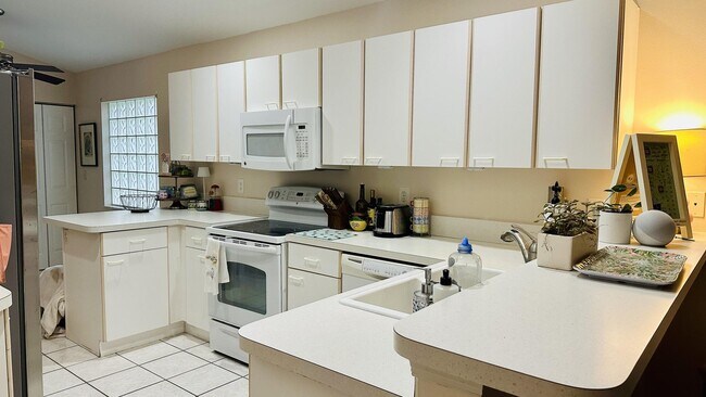 Foto del edificio - 1592 Carriage Brooke Dr