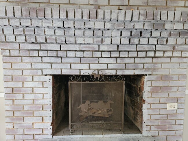 Building Photo - Charming Brick Ranch Home is Available Now...