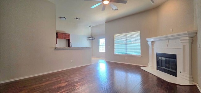 Building Photo - 913 Desert Trail