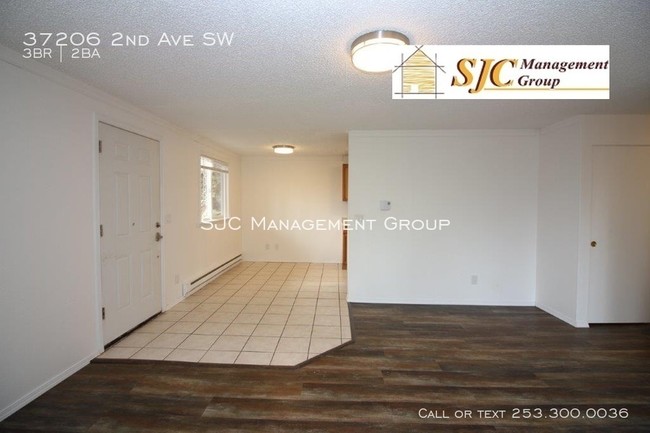 Building Photo - Three Bedroom Plus Finished Basement