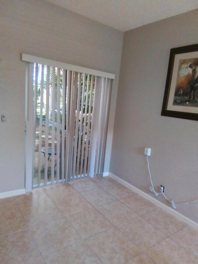 Foto del edificio - 8352 Mulligan Cir