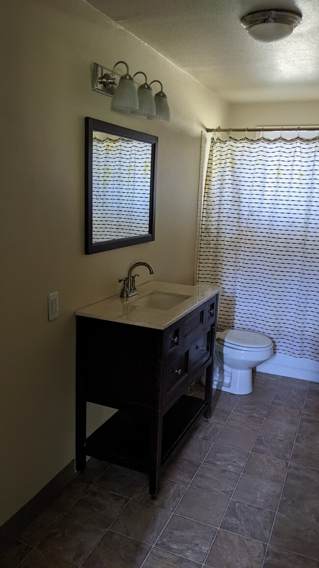 Foto del edificio - 1812 Tiffany St