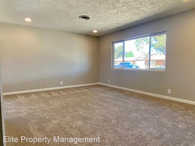 Building Photo - 3 br, 2 bath House - 525 Mary Ann Ave