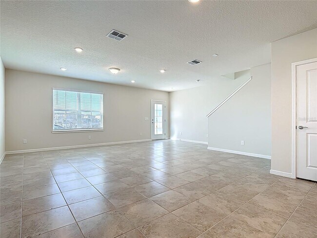 Building Photo - 2241 Southbury Dr