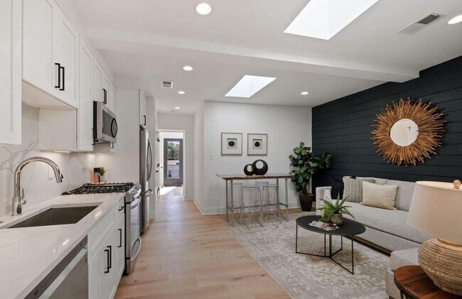 Foto del edificio - 1635 Holbrook St NE