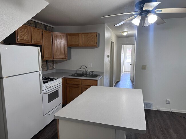 Foto del edificio - 1602-1606-1606 N Humboldt Ave