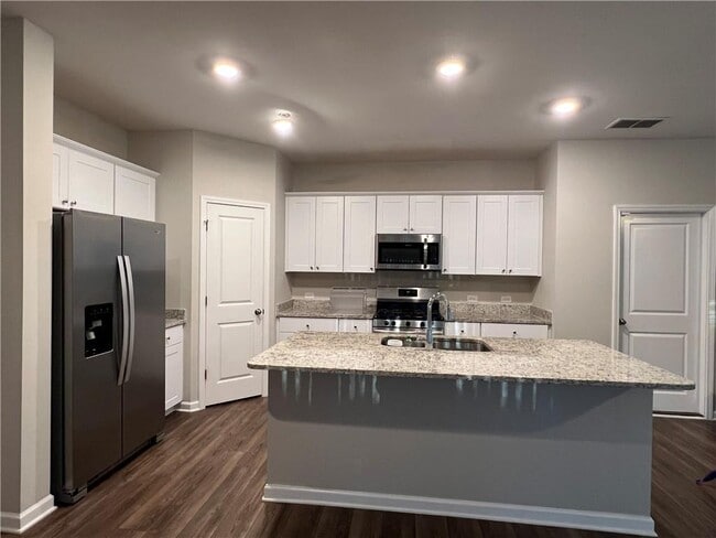 Building Photo - 2008 Nuthatch Dr