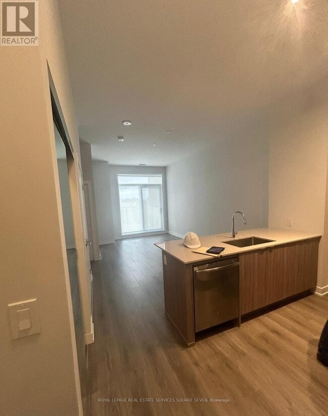 Building Photo - 4130-4130 Parkside Village Dr