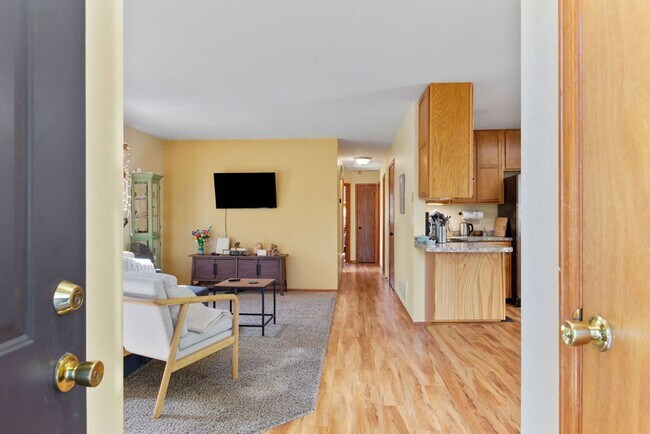 Foto del edificio - Classic 3 Bedroom 2 Bathroom in Fort Collins Ranch in an Incredible Location!