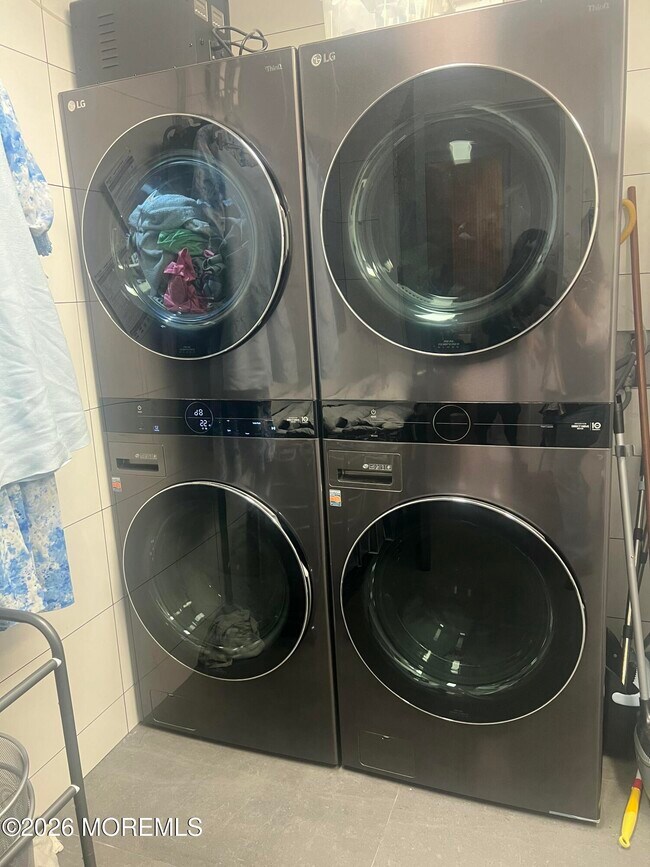 Foto del edificio - 825 Norwood Ave