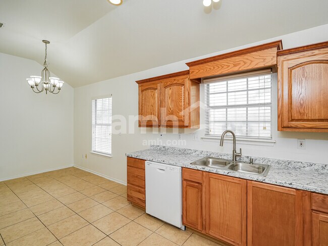 Foto del edificio - 10419 E 96th Pl N
