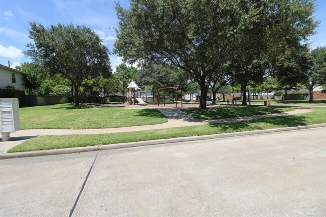 Building Photo - 21211 Somerset Park Ln