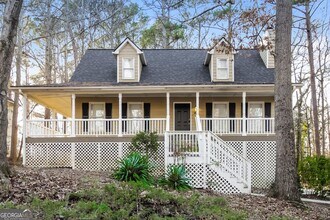 Building Photo - 413 Oak Landing Dr