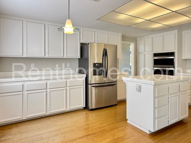 Building Photo - 1737 Willowhaven Rd