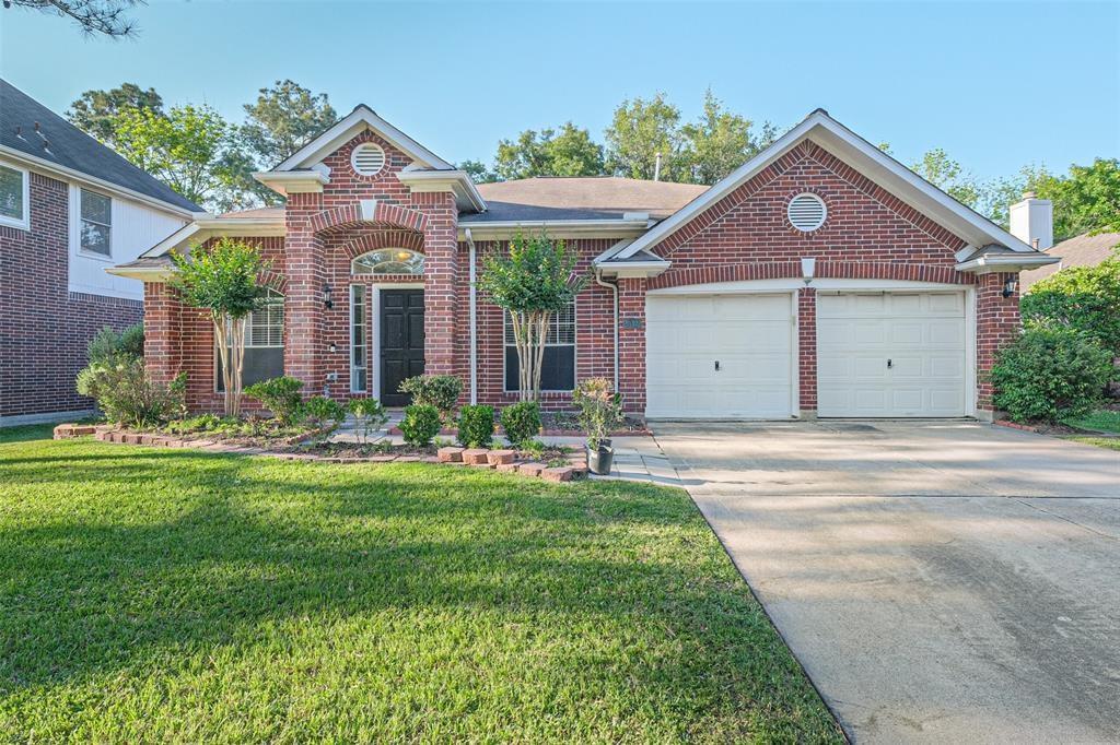 Foto principal - 20322 Maple Village Dr