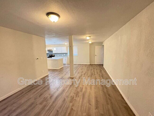 Foto del edificio - 9011 E 12th Ave