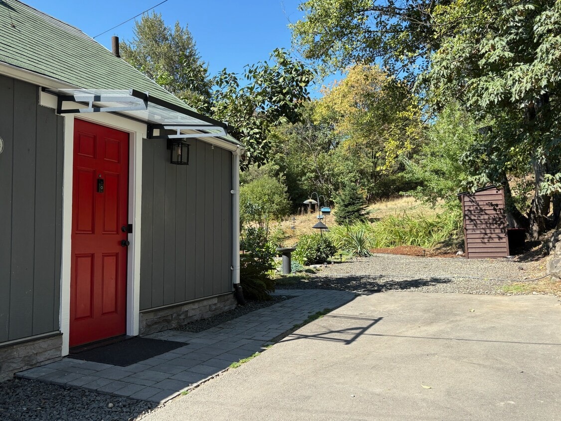 Primary Photo - 5019 S 118th St